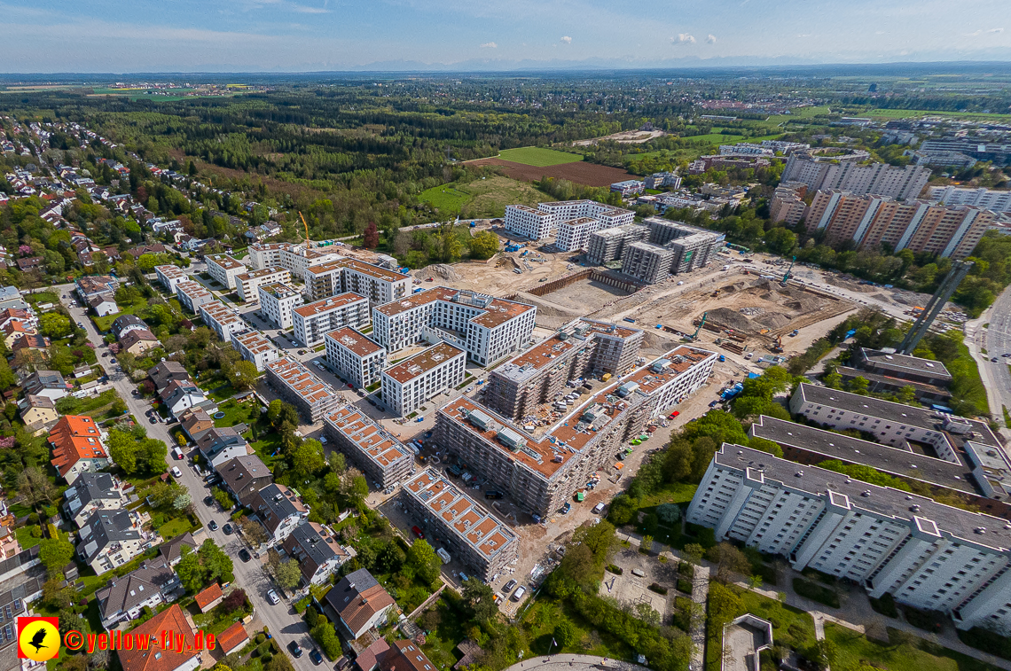 04.05.2023 - Luftbilder vom Alexisqaurtier und Pandion Verde in Neuperlach